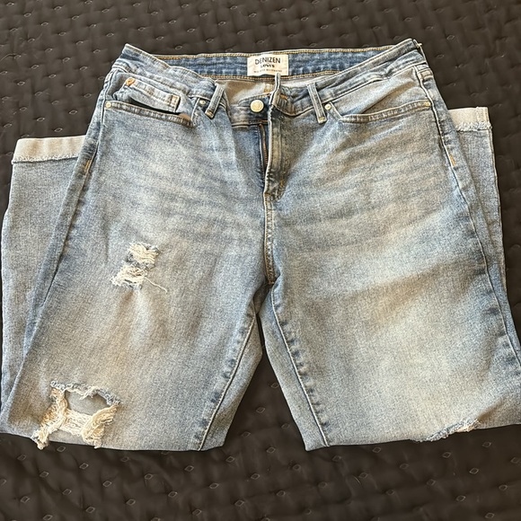 Levi Capris - Picture 2 of 2